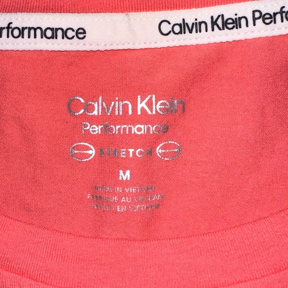 Calvin Klein performance cropped shirt - Picture 2 of 2